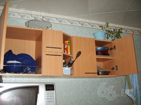 Навесные шкафы на кухне
