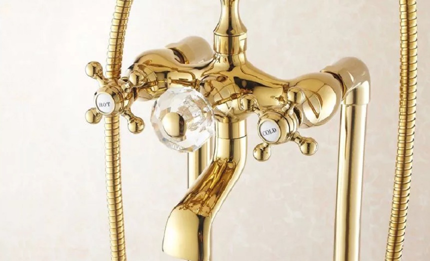 Смеситель для ванной с хром-цветным покрытием под золото