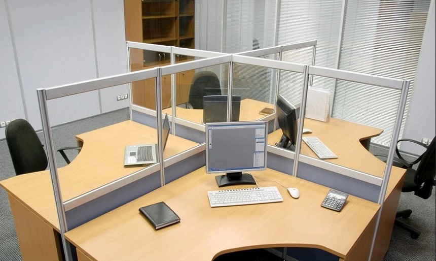 Прозрачные стеклянные экраны для офиса