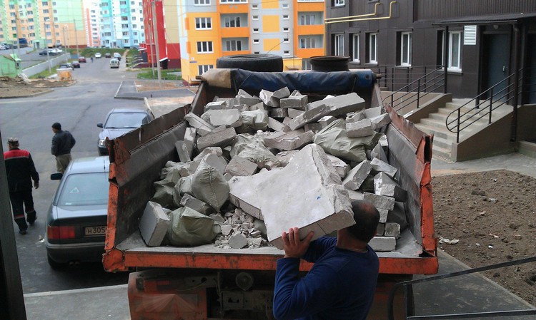 Как правильно вывозить строительные отходы