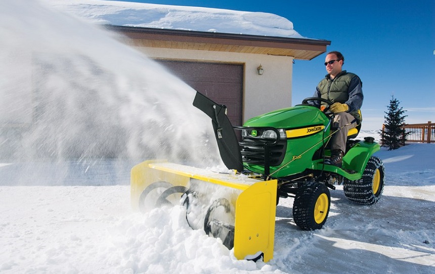 Мини-трактор для уборки снега