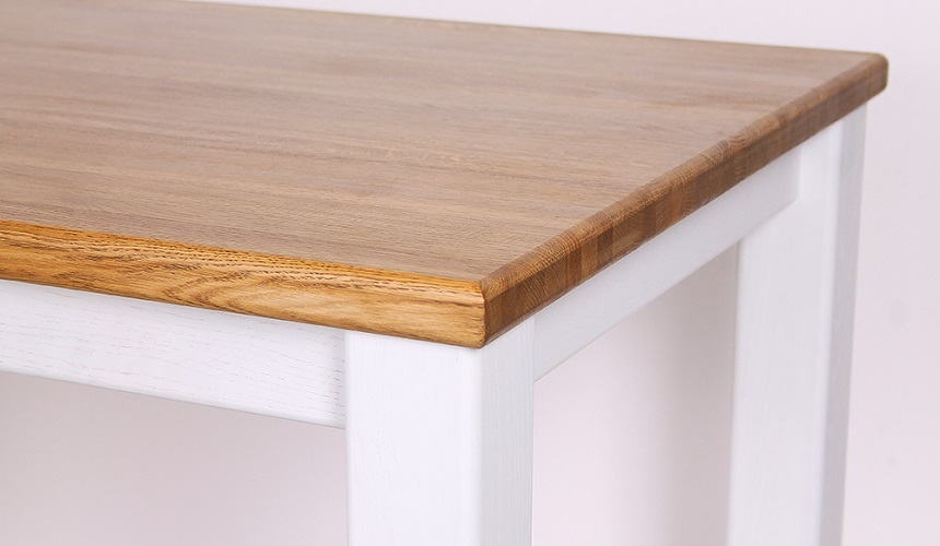 Классический белый стол с деревянной столешницей