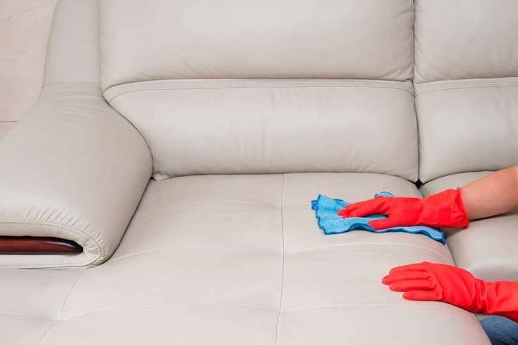 Советы по очистке дивана