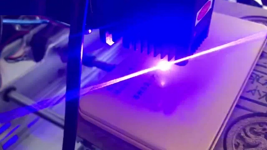 Работа лазерного излучателя